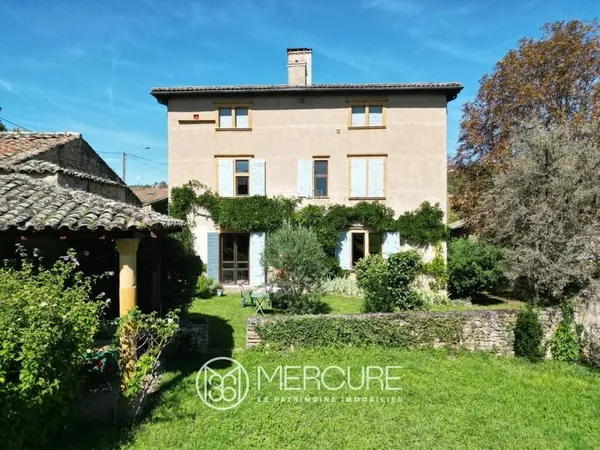 Maison 12 pièces 468 m²