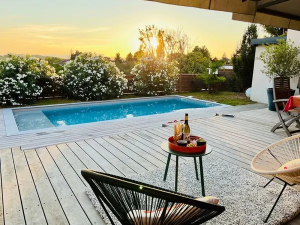 BELLE MAISON AVEC PISCINE A LIMONEST AVEC VUE PANORAMIQUE