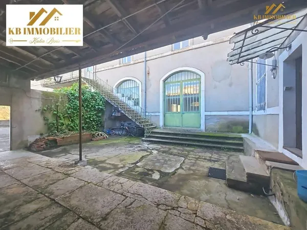 APPARTEMENT AVEC TERRASSE EN COPROPRIÉTÉ