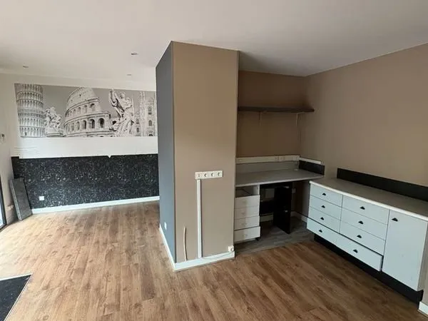 Boutique 45 m² ST MAURICE