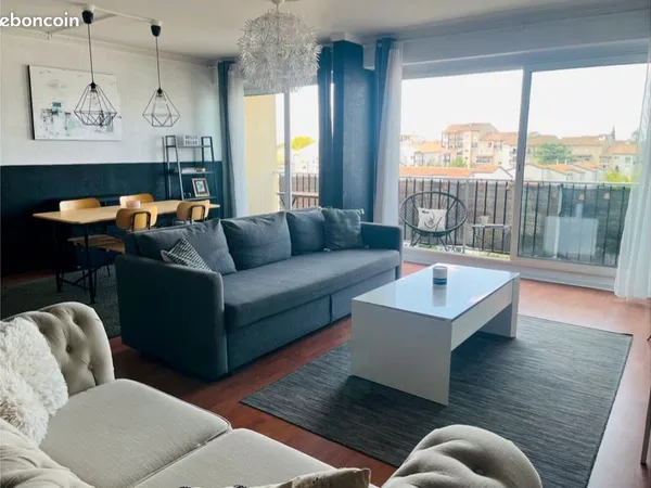 Colocation dans un T5 Meublé Balcon Parking CHU 595 tout compris