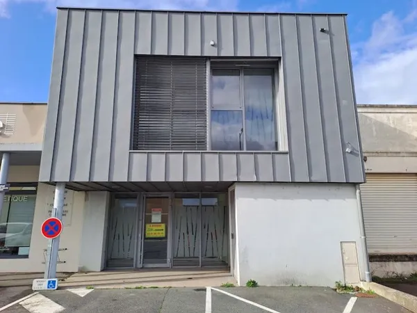Local 5 pièces 130 m²