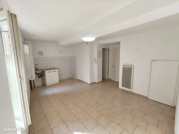 Studio 1 pièce 24 m²