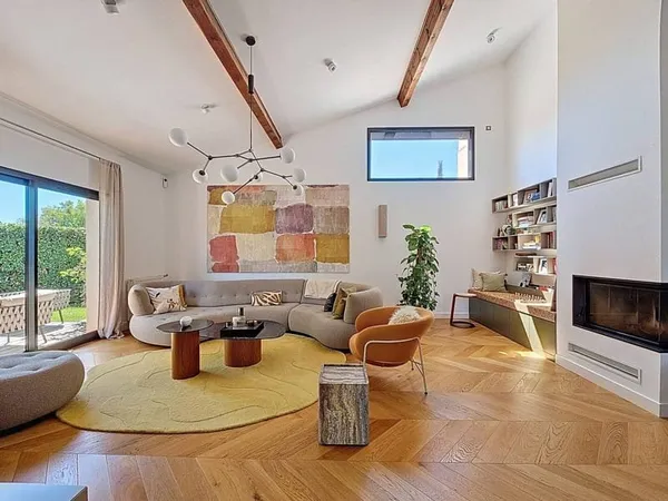 Villa 7 pièces 207 m²