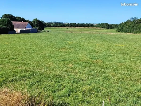 Terrain 1816 m² LA GUERCHE SUR L'AUBOIS