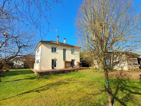 Maison P6 NAINTRE-5 Chambres sur 1030m2 de terrain