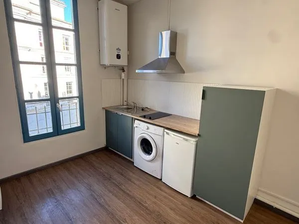 Appartement t1 bis rénové centre ville face à la coupole