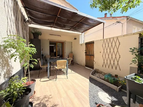 A VENDRE EN EXCLUSIVITE 84120 PERTUIS MAISON DE VILLE TYPE 3 PIECES DE 45M² AVEC COUR INTERIEUR