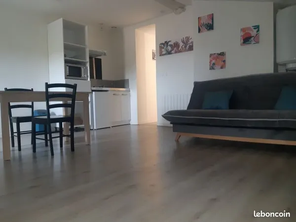 Studio rénové, Langoiran centre