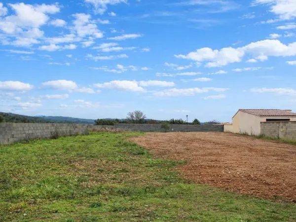 Terrain constructible 1070 m2
