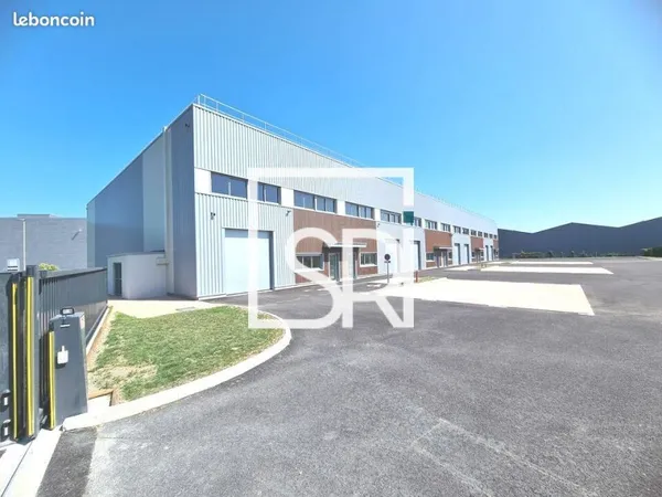 ENTREPOT - LOGISTIQUE 395 m² COURNON D'AUVERGNE