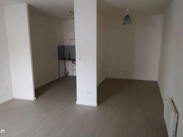 Lot idéal pour investisseur dans une résidence t1 bis plus local commercial
