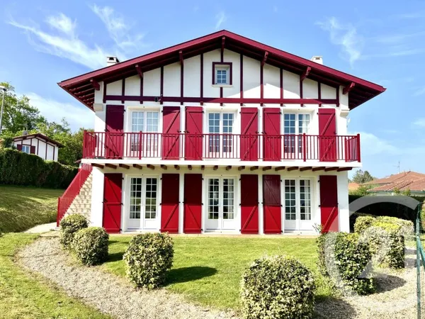 Maison 9 pièces 213 m²