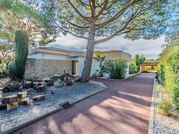Villa 4 pièces 160 m²
