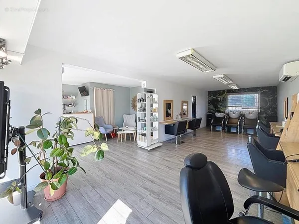 Commerce 3 pièces 67 m²