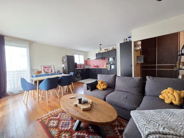 F3 lumineux avec balcon et parking à Alfortville