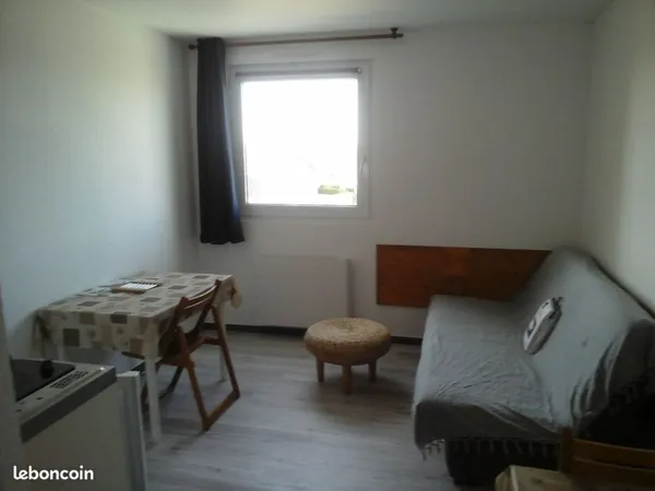 Loue studio meuble