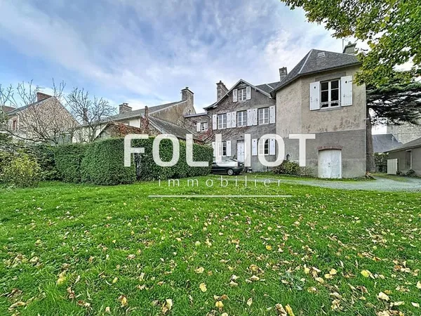 Maison 12 pièce(s) 250 m2