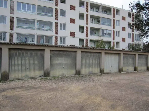 Parking 12 m²