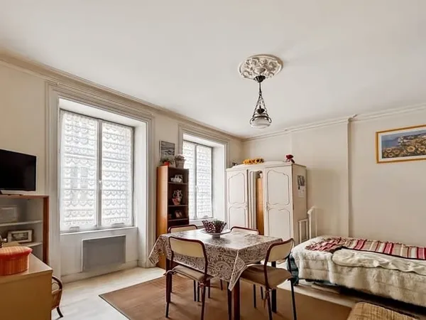 Studio 1 pièce 24 m²