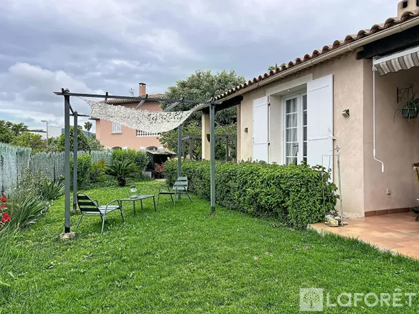 Maison à Hyères 6 pièces dans un quartier recherché