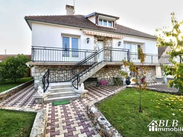 A VENDRE - 78610 LE PERRAY EN YVELINES - MAISON 153M2 6 PIEC