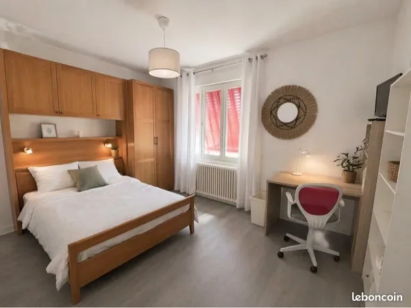 Chambre meublée à louer chez l'habitant - quartier résidentiel calme Saint-Priest