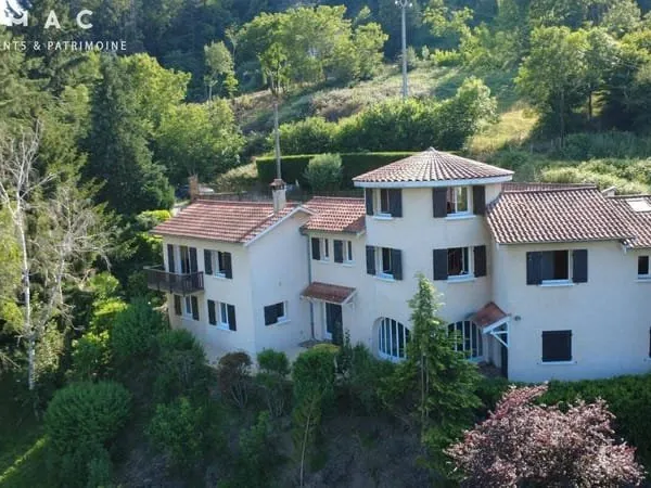 Maison 7 pièces 280 m²