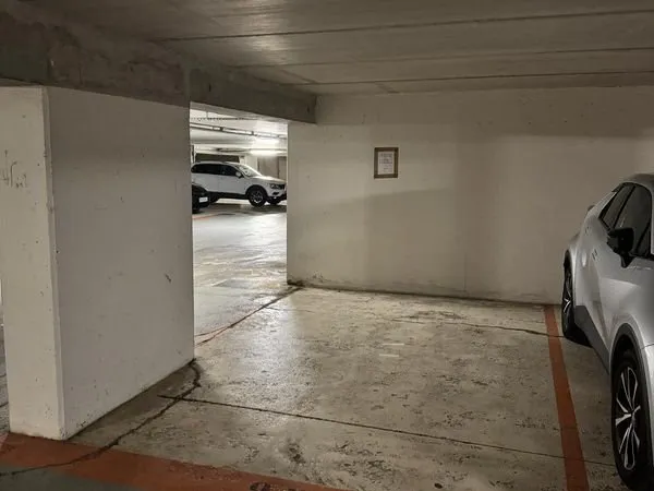 A vendre, place de parking en sous-sol, rue Charles Gille (16m²)