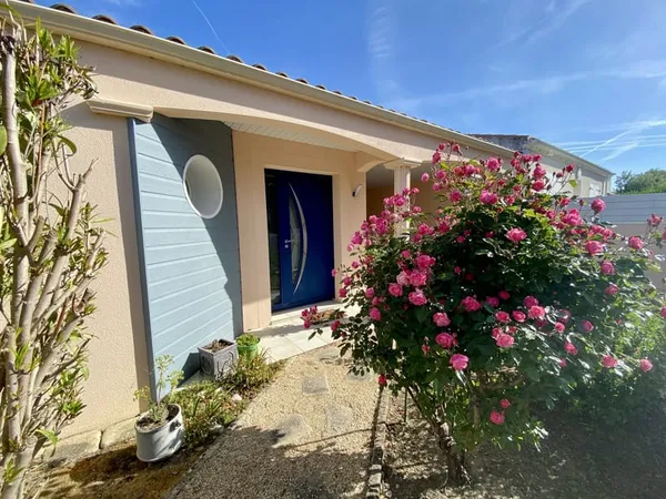 LA PARÉE, MAISON DE FAMILLE IDEALEMENT SITUÉE