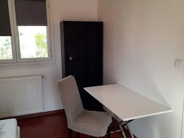 Chambre individuelle meublée
