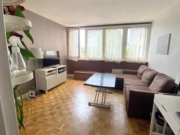 3 pièces 60 m² - Dernier étage avec ascenseur - Parking & cave - Nanterre Lénine (RER A / Ligne 15)