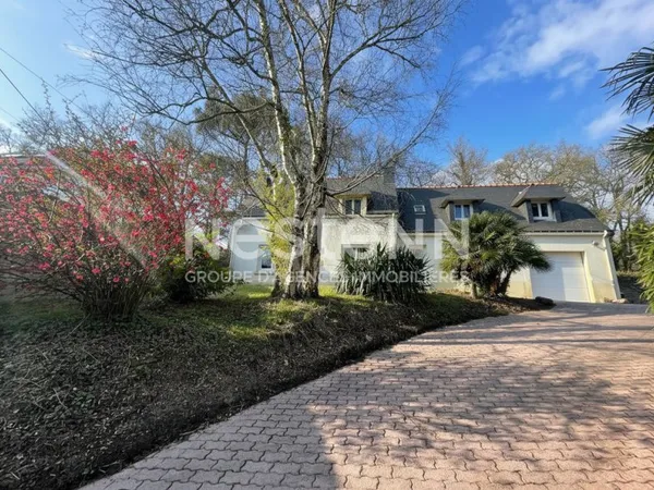 Maison à vendre à Arradon 100 m² avec un beau terrain arboré d'environ 1000 m²