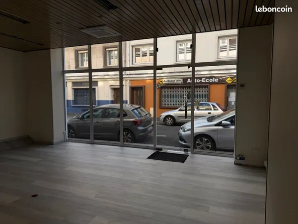 Location local commercial de 48m2 CENTRE VILLE ELBEUF