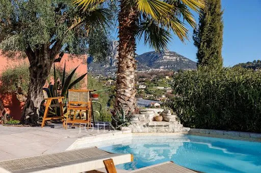 Maison 6 pièces 253 m²