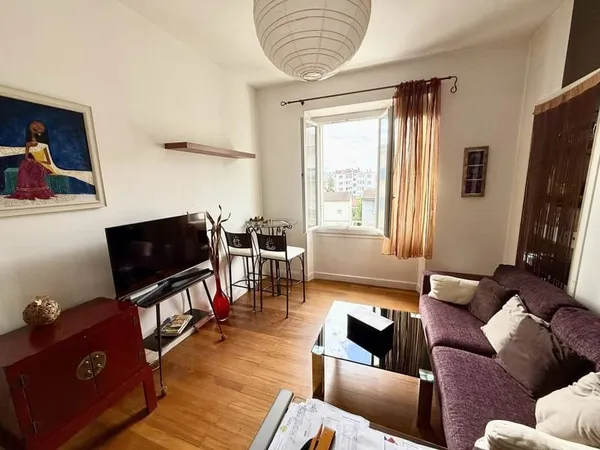 T2 lumineux avec beaux volumes - Quartier des Eaux-Claires