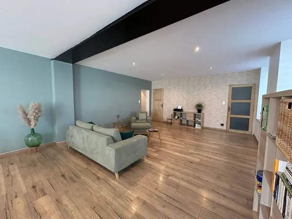 Maison 6 pièces 220 m²