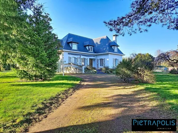 Belleville en beaujolais-maison-220 m²-5 chambres-jardin-