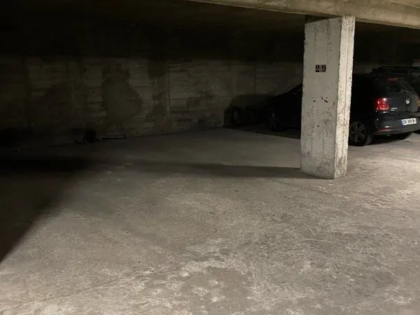Place de parking à Créteil Village