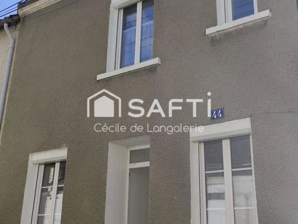 PETITE MAISON PLEIN CENTRE VILLE AU CALME - PROPRE