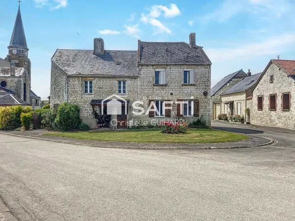 MAISON EN PIERRE