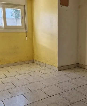Maison à vendre PLOUMAGOAR (22)
