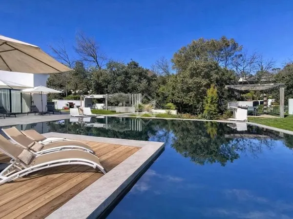 Villa neuve de prestige - calme absolu, prestations haut de gamm