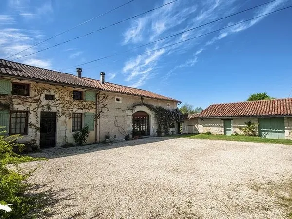 Maison 9 pièces 310 m²