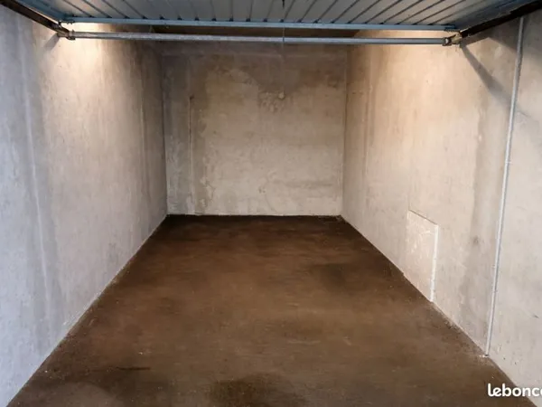 Vente garage Poisy centre