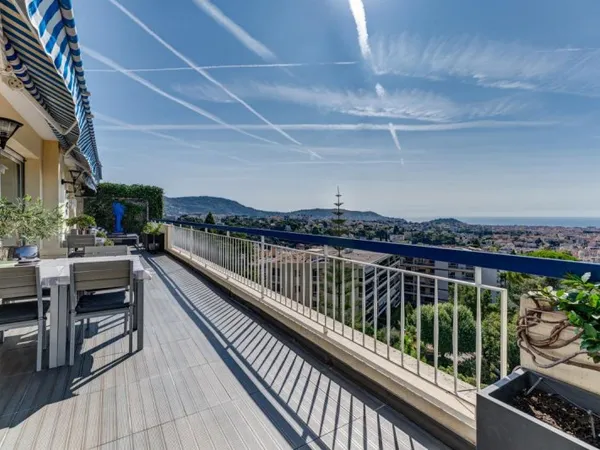 Dernier étage vue mer 136m² terrasse 80m² garage et cave