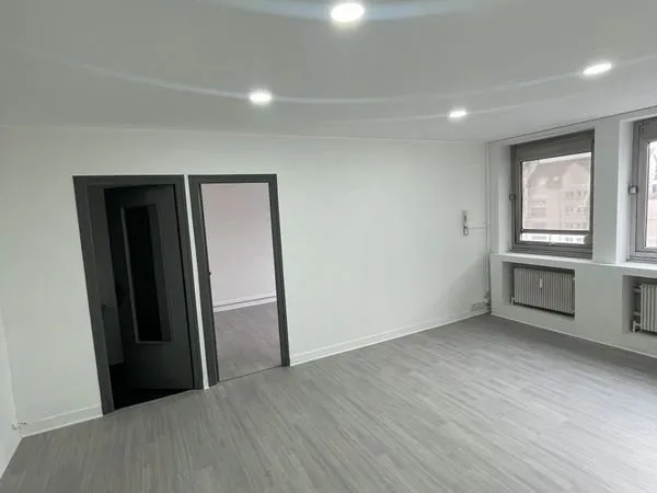 Local commercial hypercentre 70m²