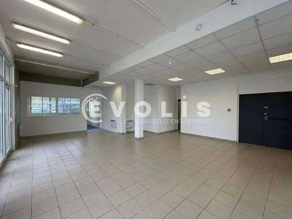 Local d'activité 224 m²