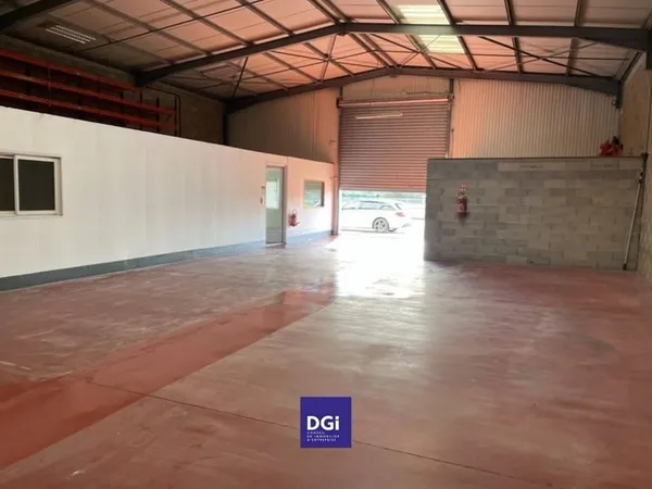 Local d'activité 390 m²