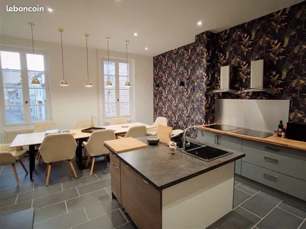 Chambre 17m2 salle d'eau et wc privatifs